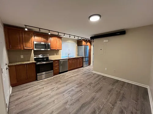 615 Summerlea St Photo 1