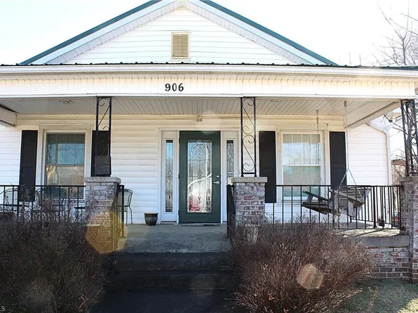 906 S Main St, Burlington, NC 27215
