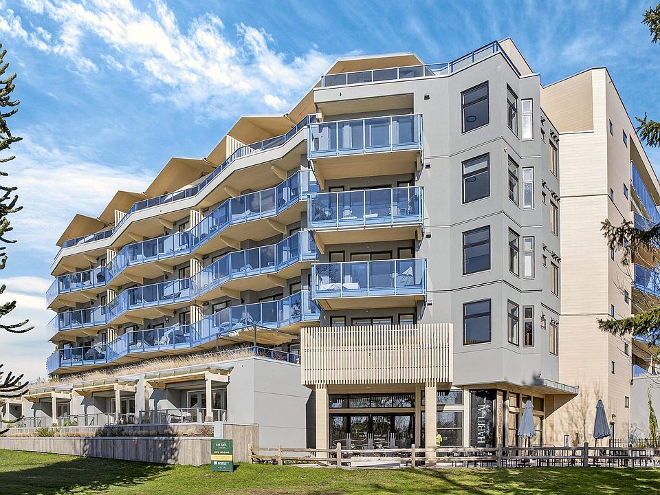 1st image of 33160 Plaxton Cres #6