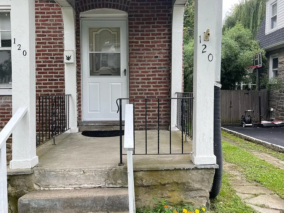 120 Elm Ave