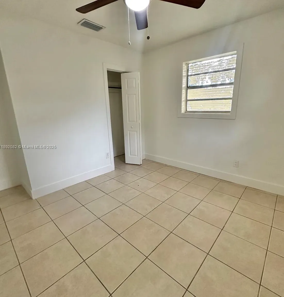3 bed, 2.0 bath, 1258 sqft, $3,000 — Photo 4