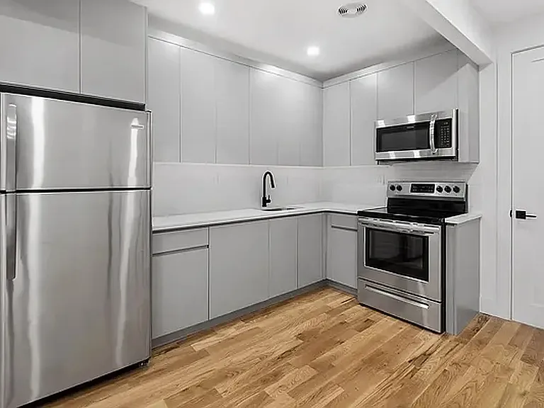 705 Lafayette Ave #1F — Photo 2