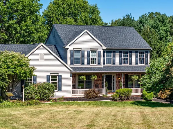 35 Red Oak Dr, Coatesville, PA 19320