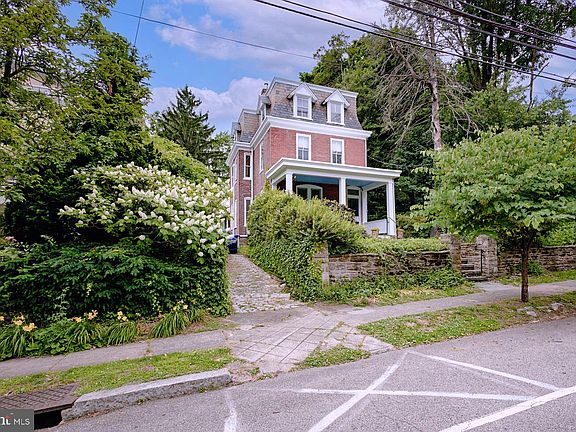 2nd image of 49 E Mermaid Ln
