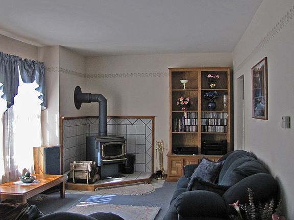 4th image of 51 East Ave