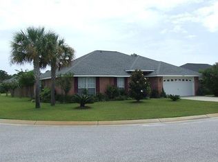 1430 Connemara Cir, Gulf Breeze, FL 32563
