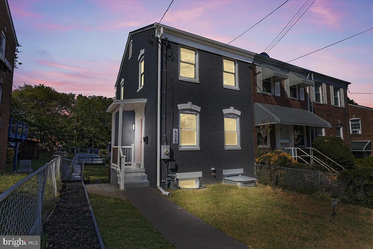 408 Peabody St NE photo 1