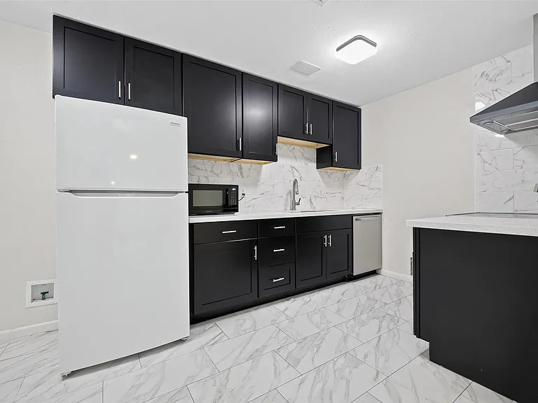 5929 Queensloch Dr #131 — Photo 14