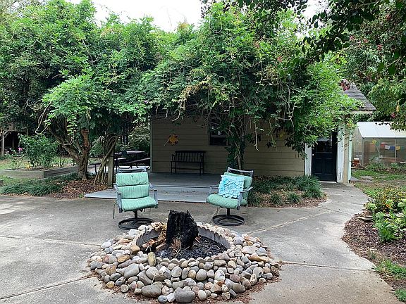 4th image of 1613 Dendron Dr