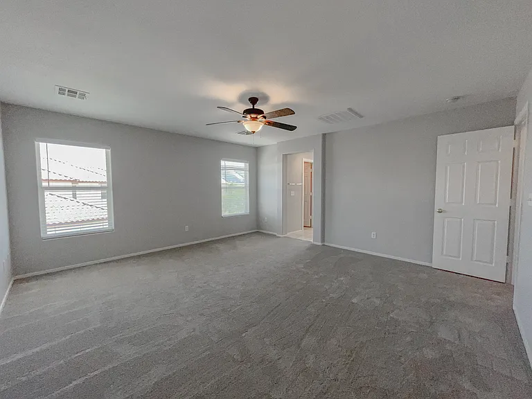 5646 Saint Elias St — Photo 71