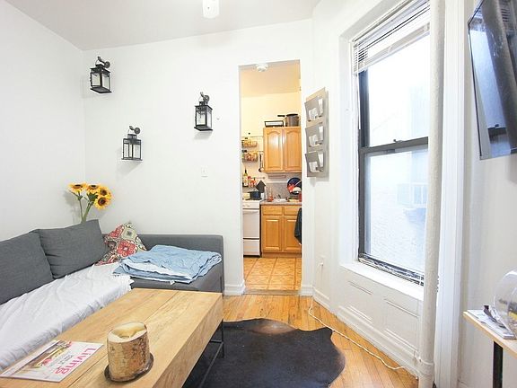2nd image of 330 W 43rd St APT 18