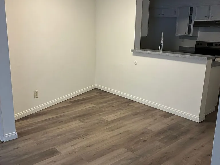 125 - Cedar Regency — Photo 3