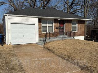 6737 Kenwood Dr, Saint Louis, MO