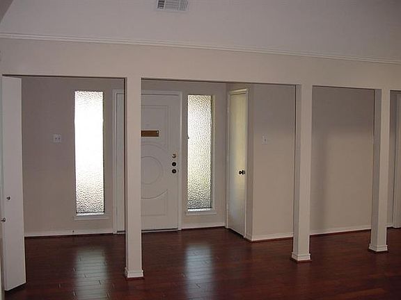 2nd image of 2708 N Surrey Dr