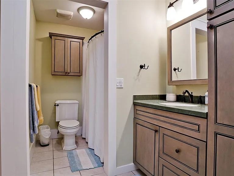 401 Palm Tree Dr — Photo 40