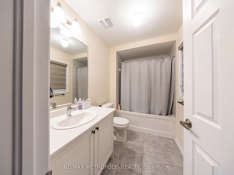 217 Ronald Guscott St #MAIN — Photo 28