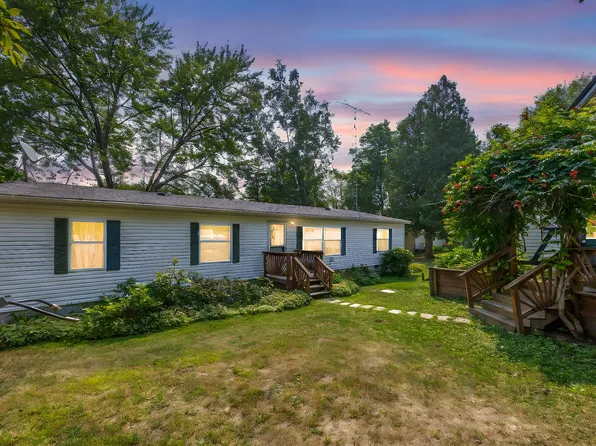 17940 Myrberg Dr, Barryton, MI 49305