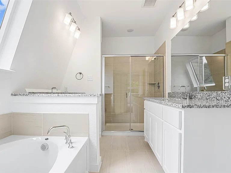 321 Oakbend Dr — Photo 15