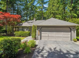 22124 SE 38th St, Sammamish, WA