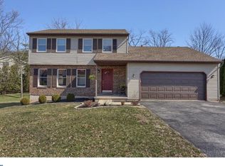 102 Diane Ln, Reading, PA 19606