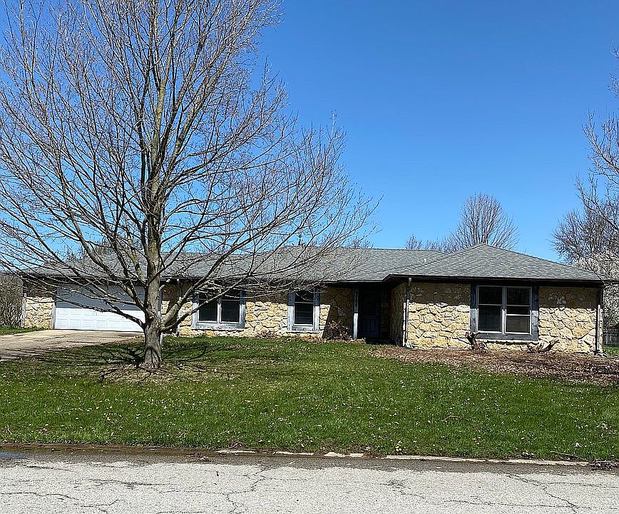 1st image of 9786 Lakewood Dr