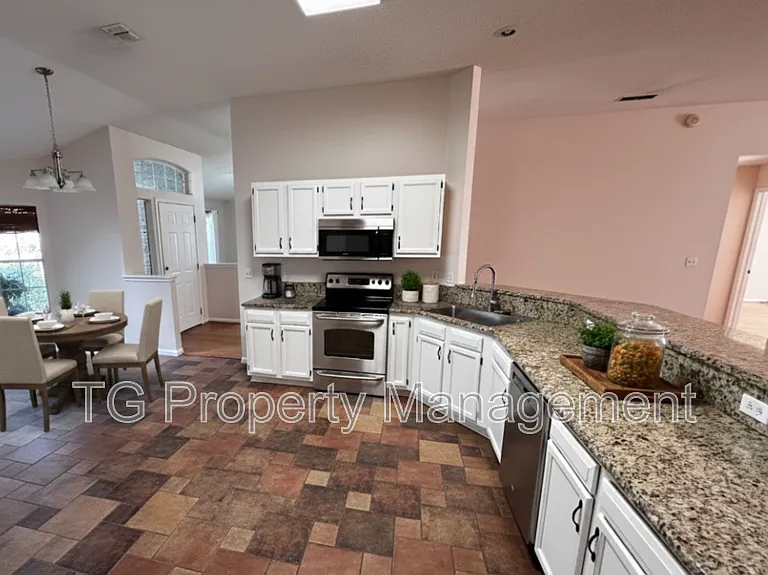 1449 Blue Heron Ln E — Photo 20