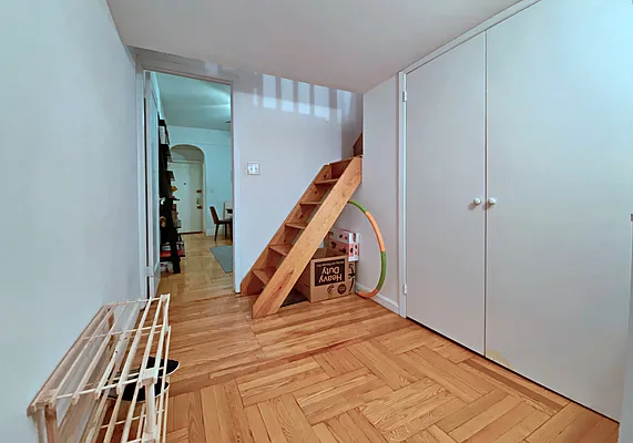 Rented by Douglas Elliman | media 37