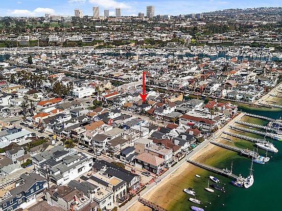 Arrow showing house from aerial shot
