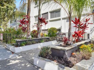 220 S Gale Dr, Beverly Hills, CA 90211
