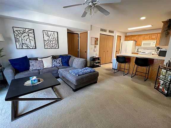 4th image of 10111 Sutton Dr Unit 3