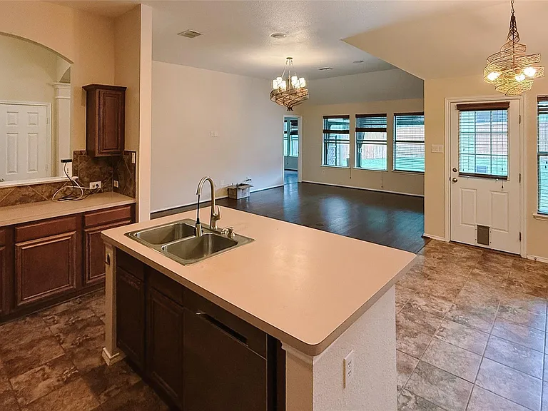 4308 Summer Star Ln — Photo 2