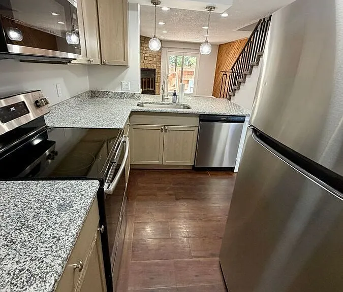 4184 Charleston Dr — Photo 5