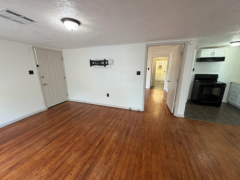 108 Miller Ave #B — Photo 4
