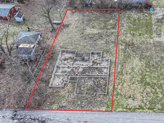 2nd image of 2332 Hobart Rd