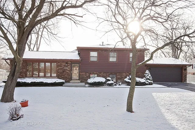 18105 Stewart Ave photo 1