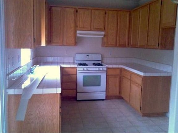 4th image of 260 Arnold Gamble Cir