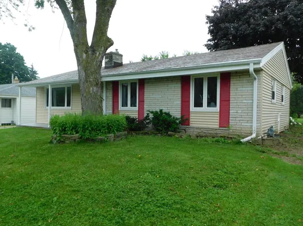 2445 West Sycamore AVENUE, Oak Creek, WI 53154