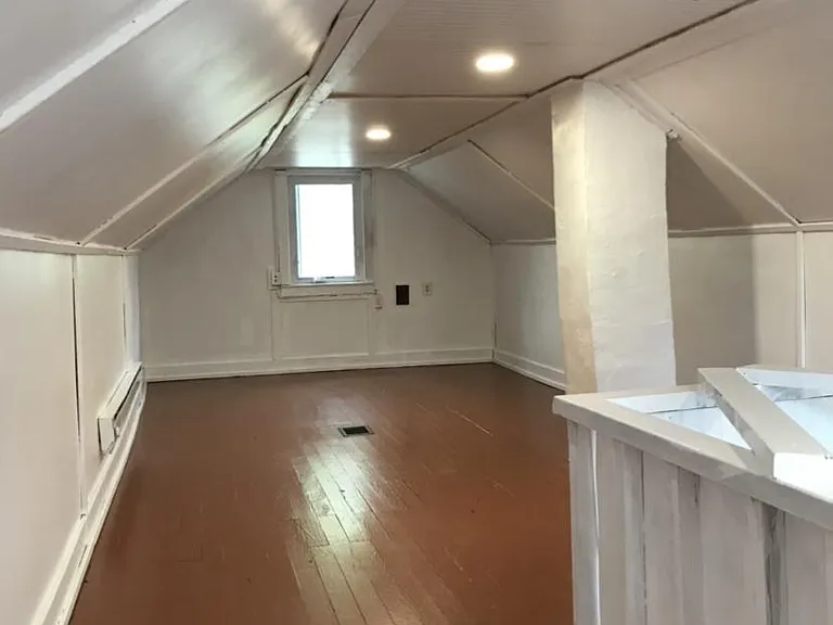112 N Foster Ave — Photo 13