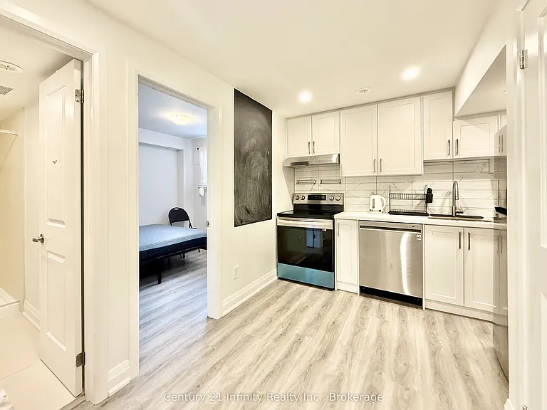 36 Elkington Cres #2 — Photo 17