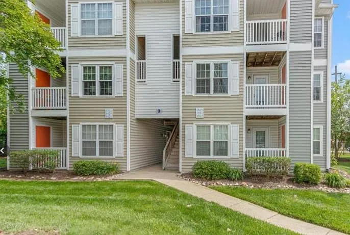 Building Photo - 1831 Chantilly Ct