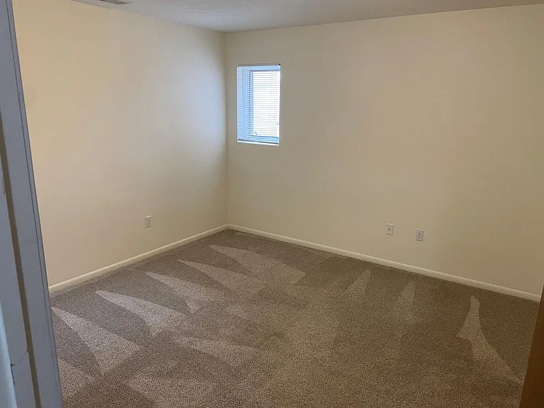 206 large bedroom