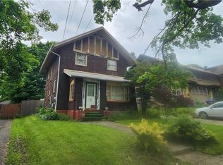 17 Shenango Blvd, Farrell, PA 16121