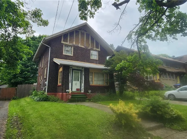 17 Shenango Blvd, Farrell, PA 16121