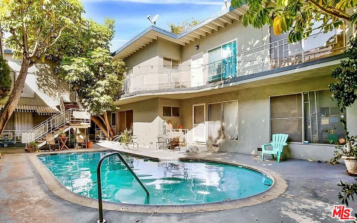 1 bed, 1.0 bath, 750 sqft, $2,350 — Photo 1