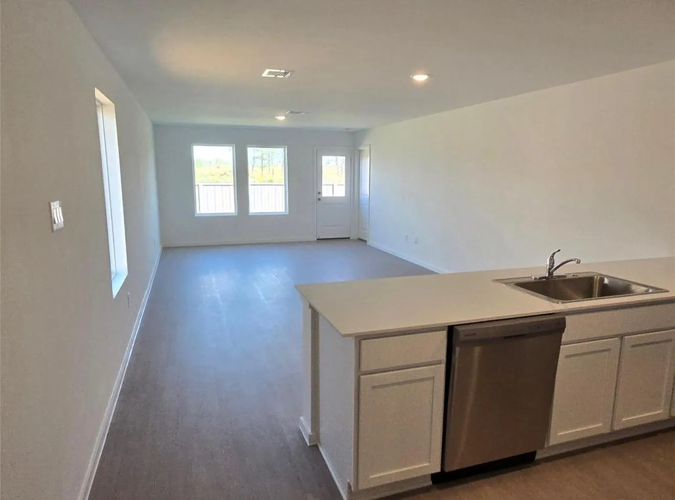 3 bed, 2.0 bath, $2,000 — Photo 4