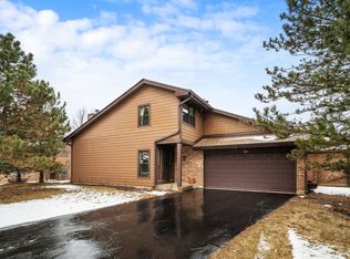 14 Indian Trail Dr, Westmont, IL