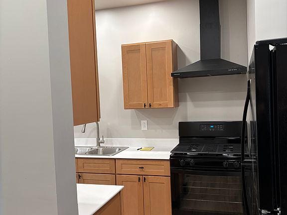 3rd image of 149 Lisbon Ave Floor 2