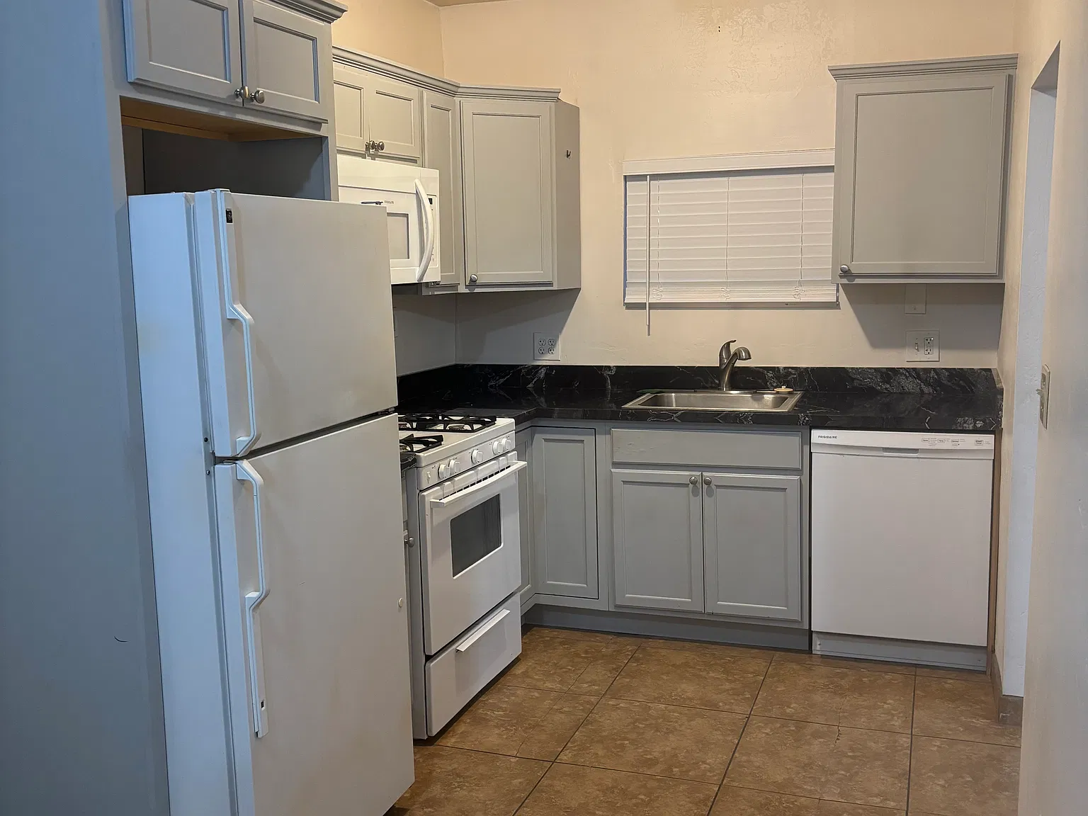 2 bed, 680 sqft, $1,450 — Photo 3