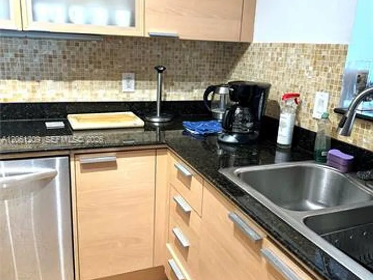 16699 Collins Ave #CU-1504 — Photo 3