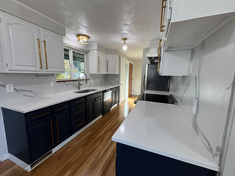 3257 Halverson Ave — Photo 2